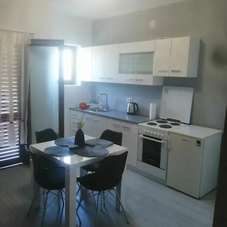 Buza Apartment Sukosan