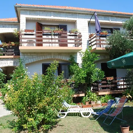 Apartment Buza